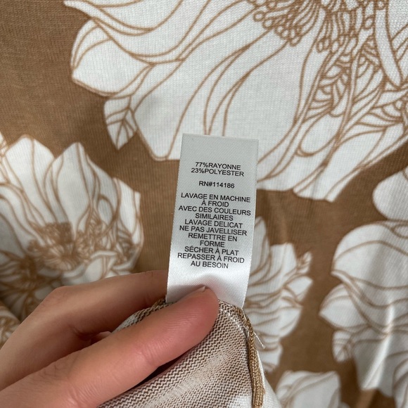 LOVE SCARLETT Blouse Buttons Beige Brown Floral Women's Size M NWT - Picture 14 of 14